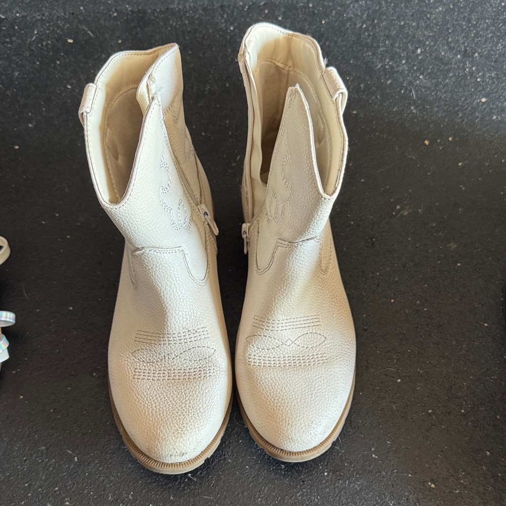 Cat & Jack Cream Ankle Booties